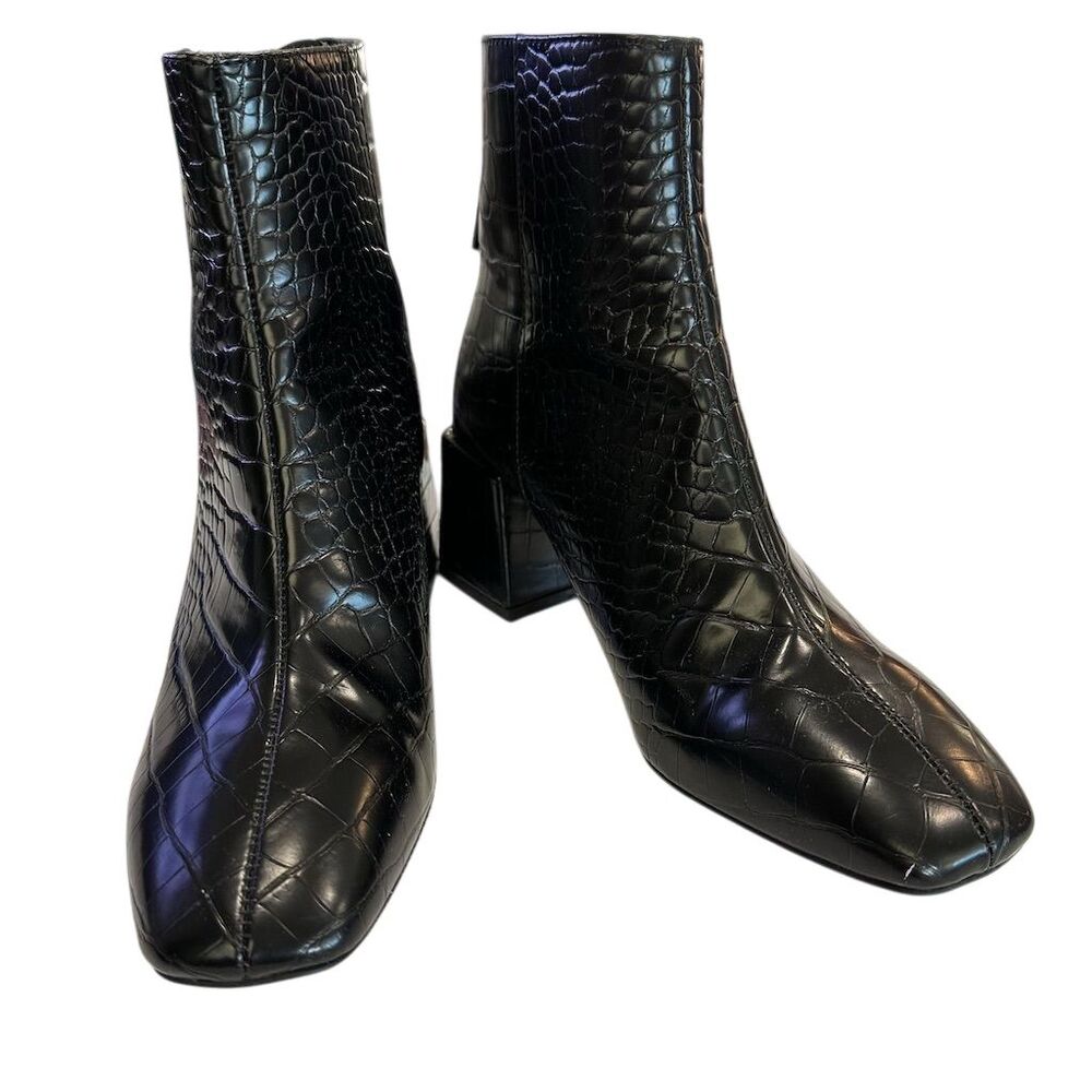 Theory Women's Black Croc Embossed Ankle Booties Size 9 Block Heel
